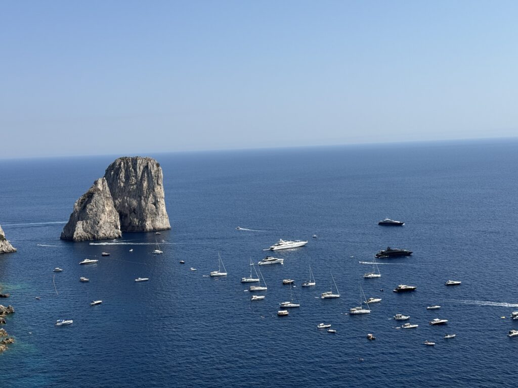 Vacanta Capri - Faraglioni view